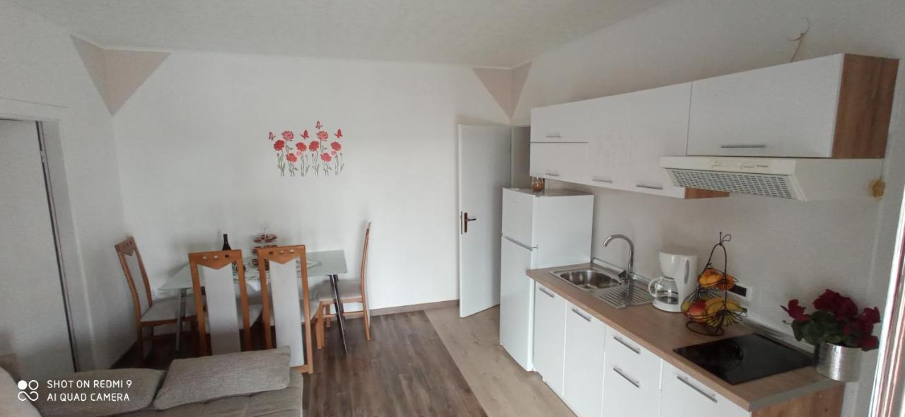 Apartments Katarina Porec Bagian luar foto