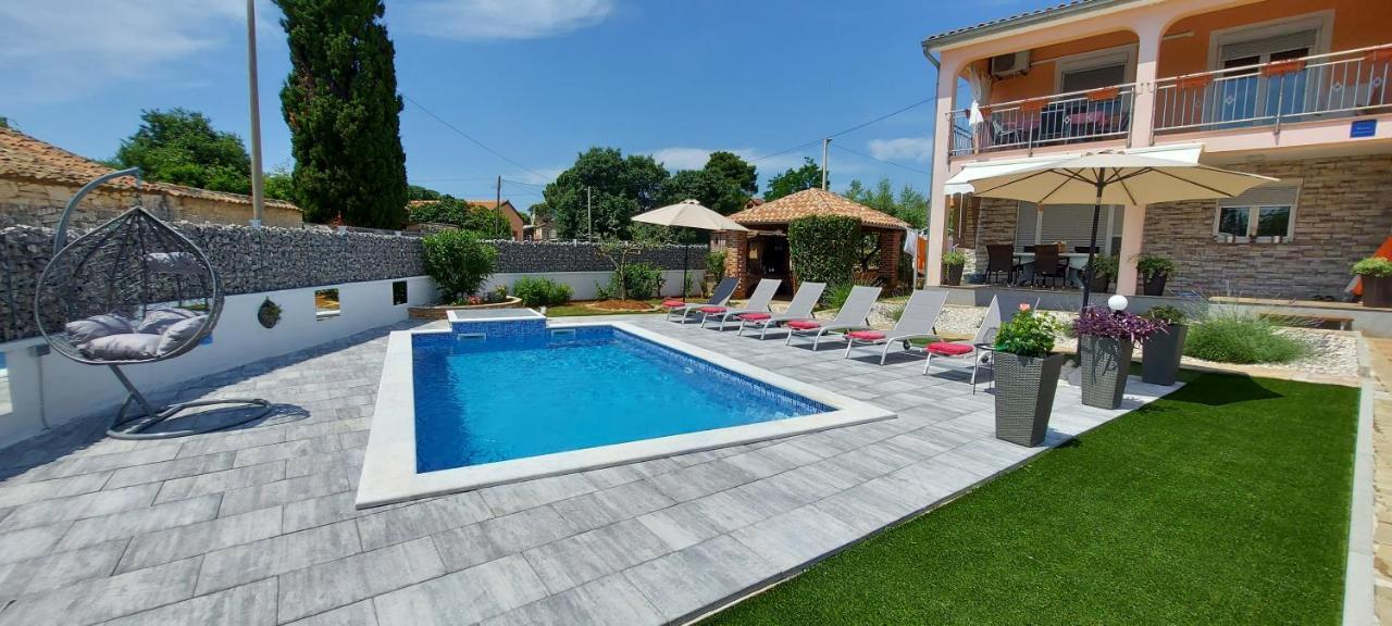 Apartments Katarina Porec Bagian luar foto