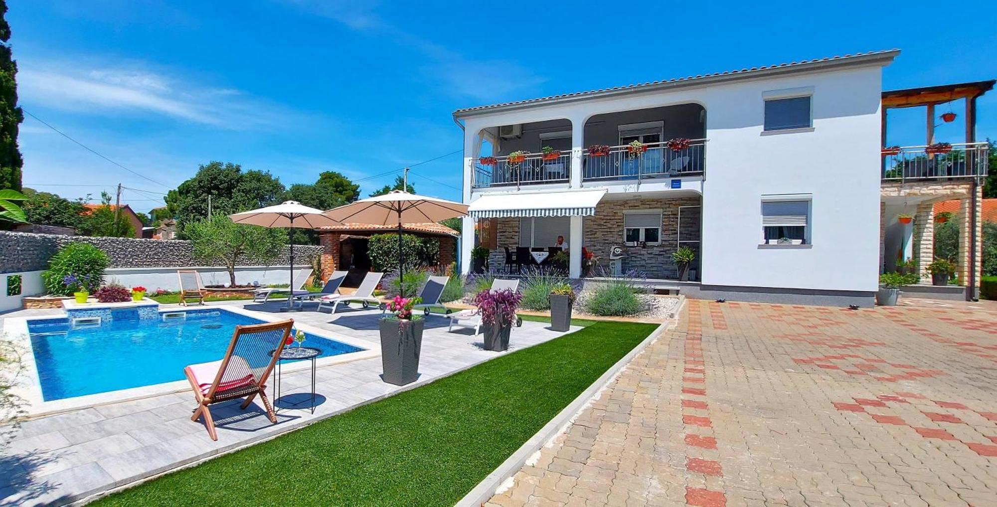 Apartments Katarina Porec Bagian luar foto